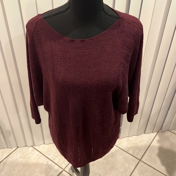 The Limited Maroon Wool and Acrylic Sweater Large - Picture 2 of 7